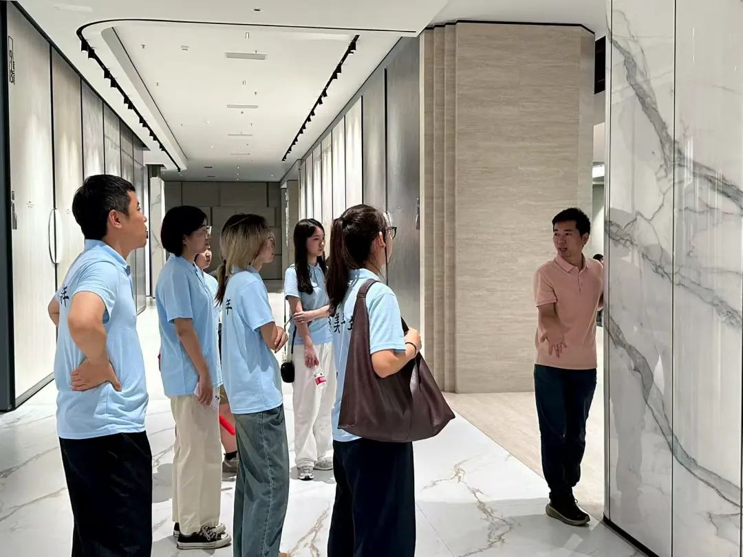 科技賦能文化傳承 2025暑期“三下鄉”AIG-ACTeM創新設計工作營探訪東莞唯美陶瓷